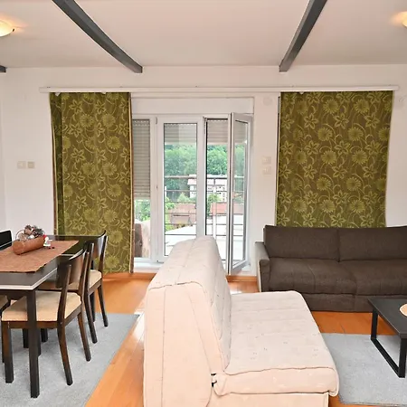 Apartment Panorama *